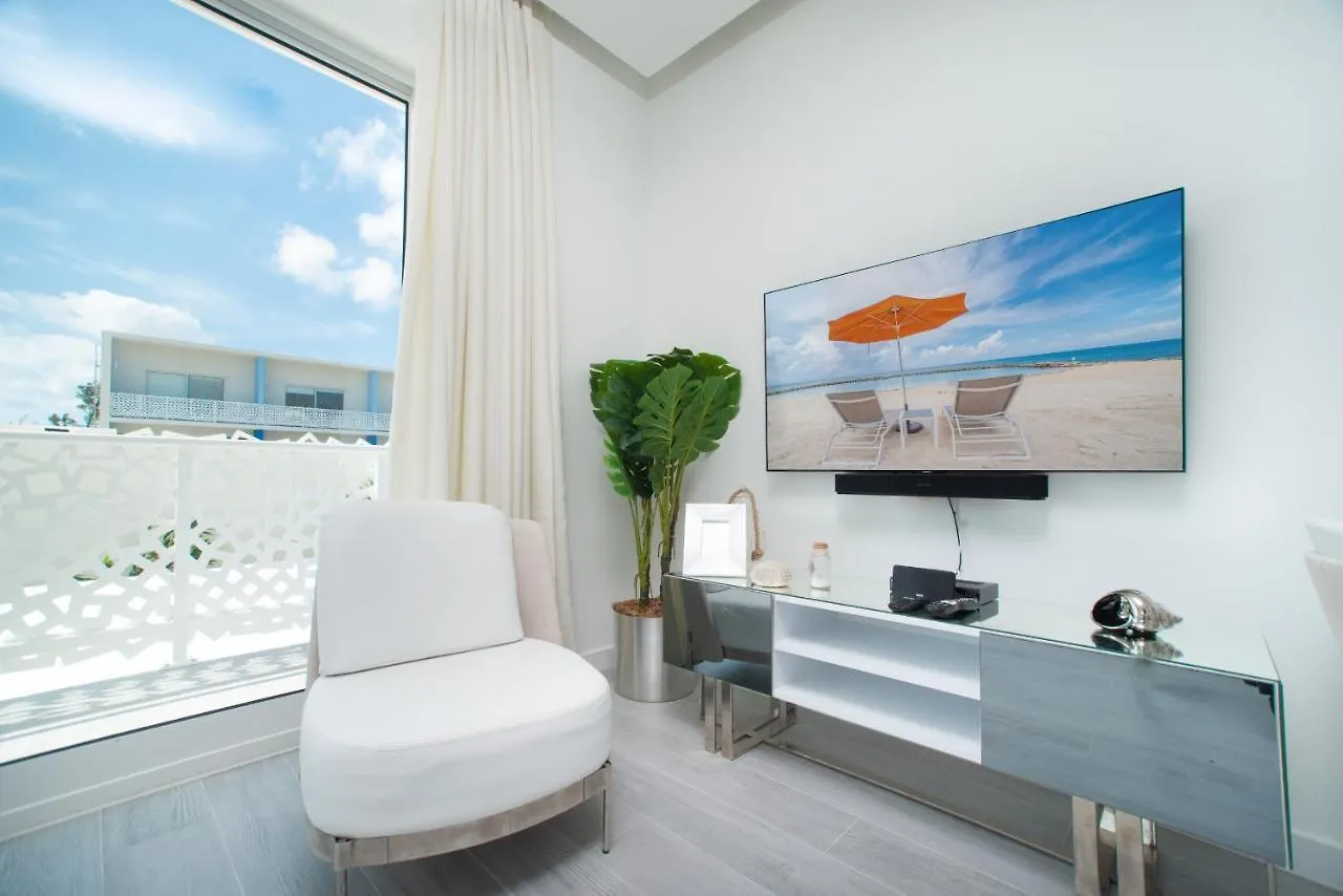 Luxury 1 Bed Apartment Near Seven Mile Beach At The Grove West Bay