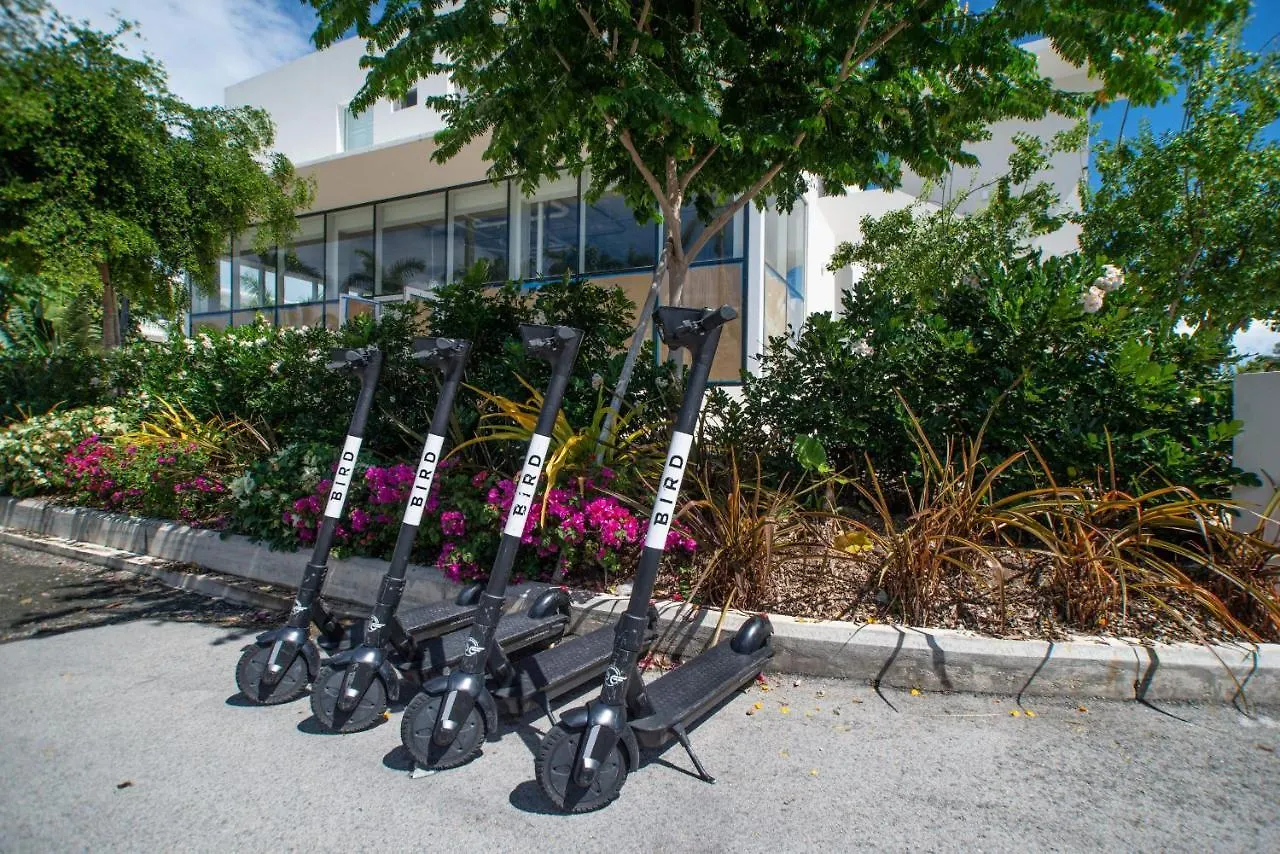 Luxury 1 Bed Apartment Near Seven Mile Beach At The Grove West Bay