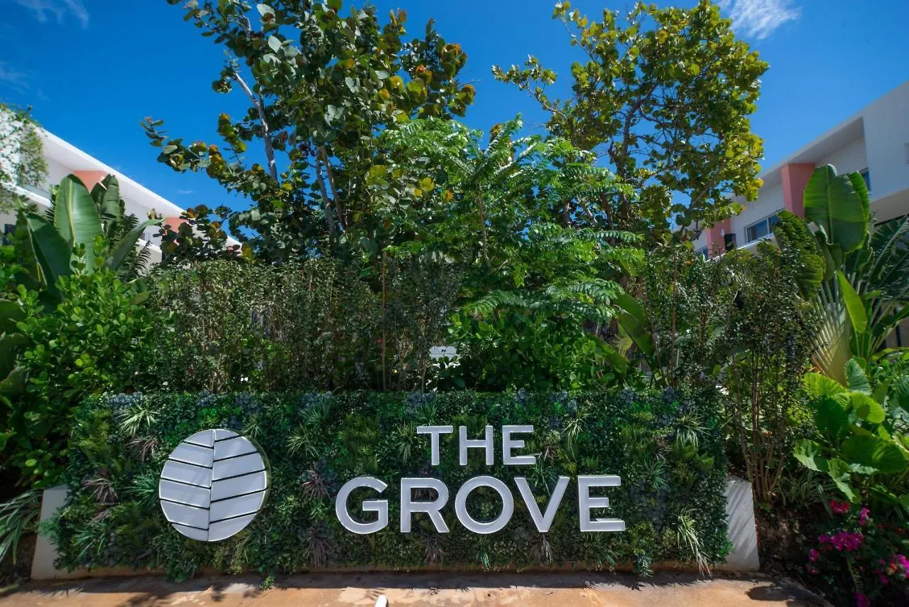 Luxury 1 Bed Apartment Near Seven Mile Beach At The Grove West Bay