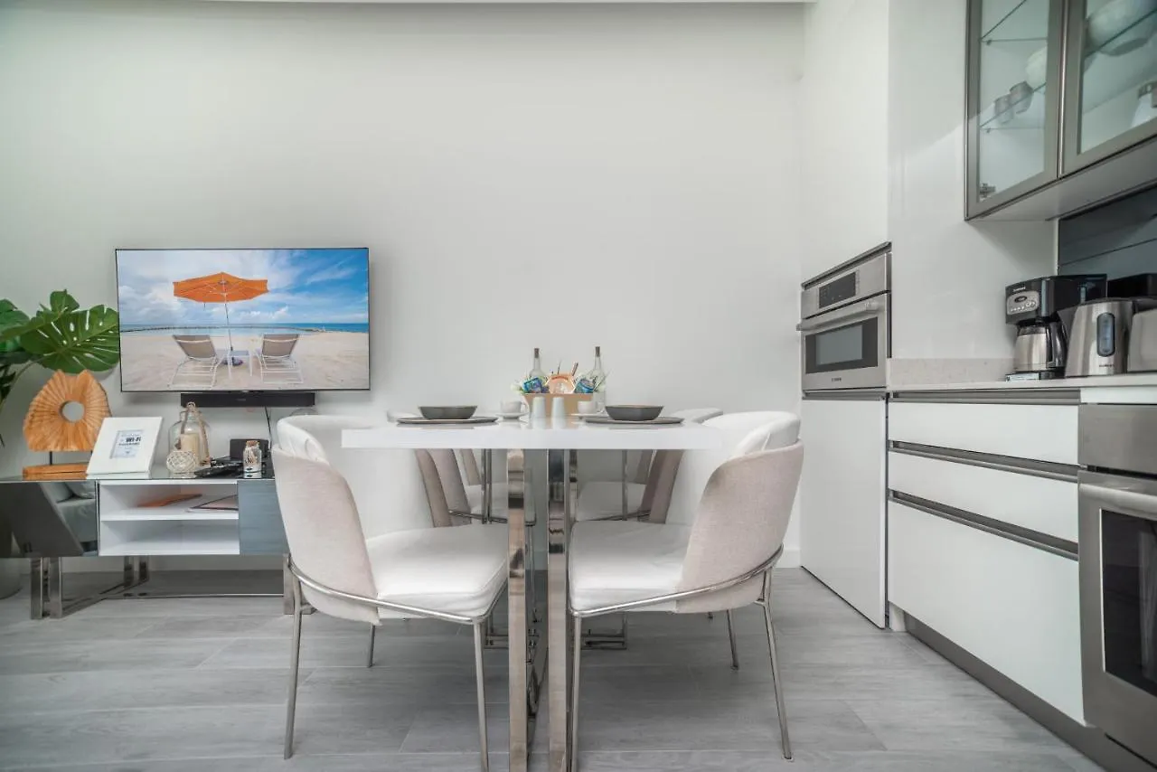 Luxury 1 Bed Apartment Near Seven Mile Beach At The Grove West Bay